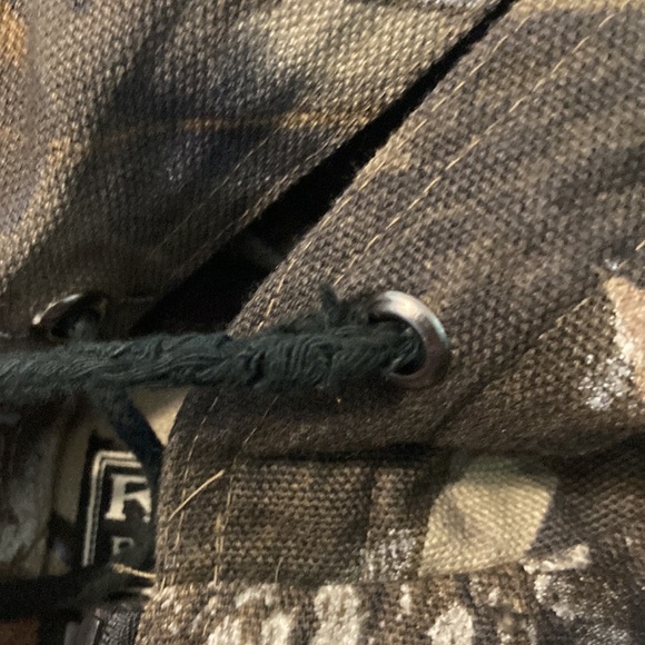 Real Tree Men’s Medium Hardwoods Camo Roper Range Gear Jacket - Picture 9 of 10